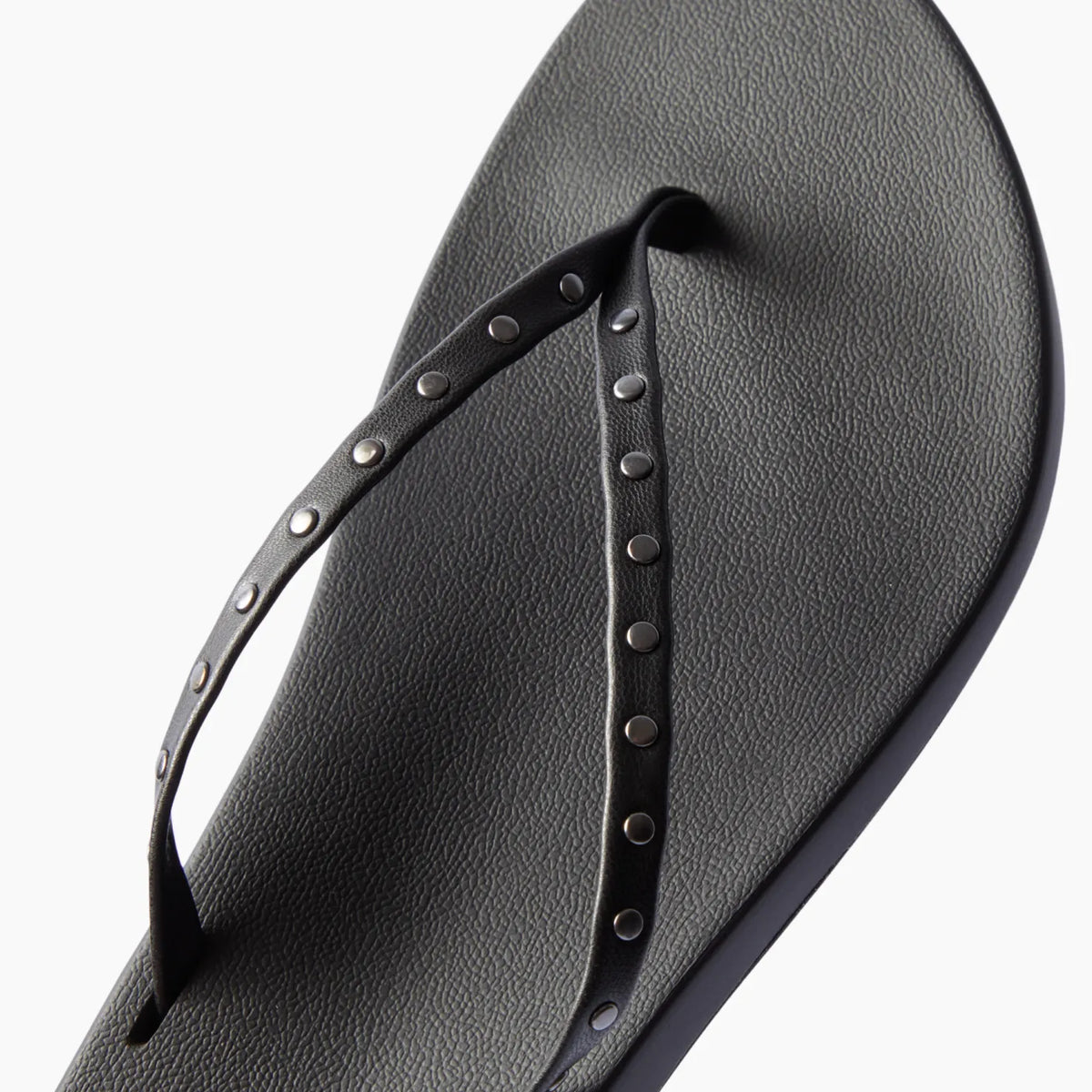 Cushion Slim Studs - Black