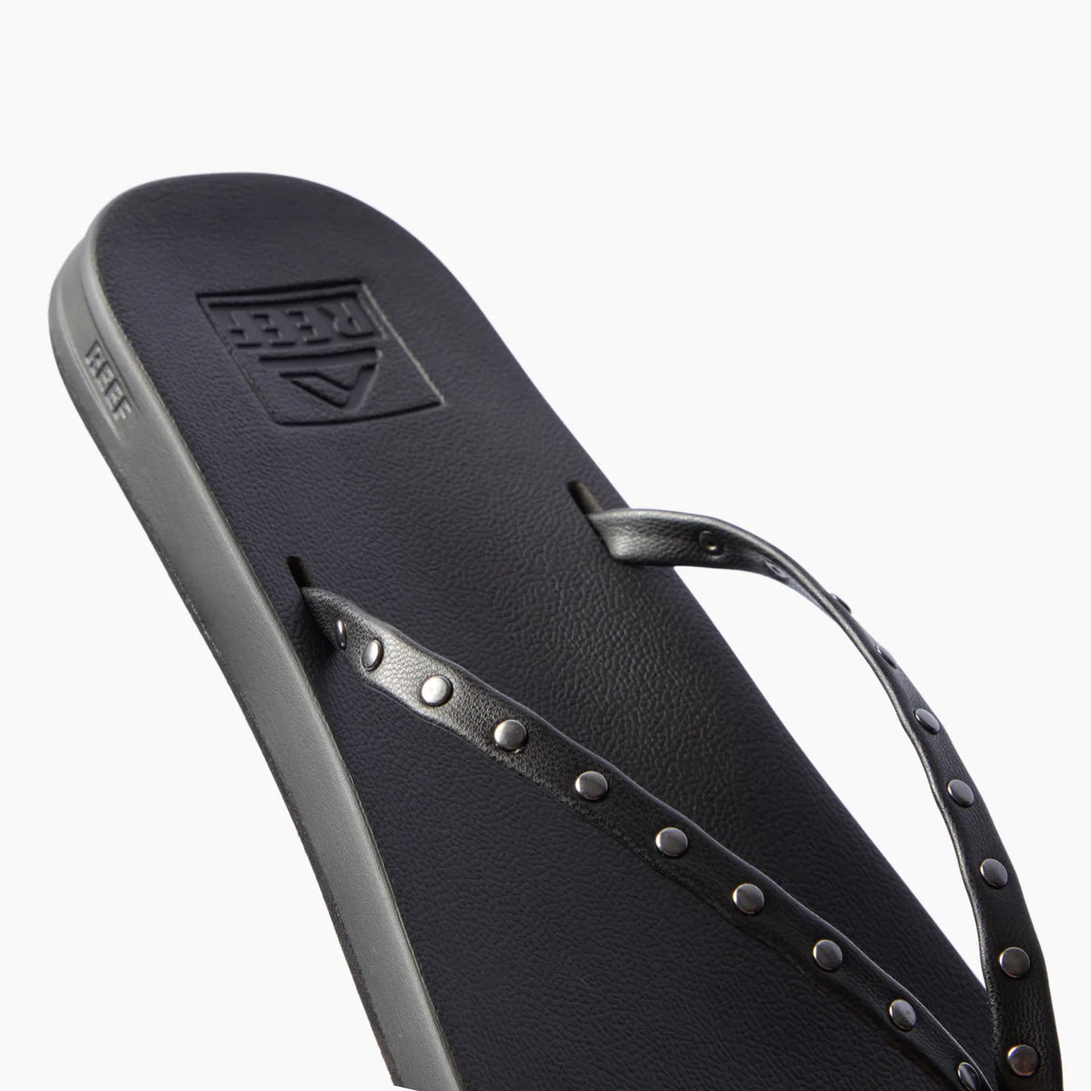 Cushion Slim Studs - Black