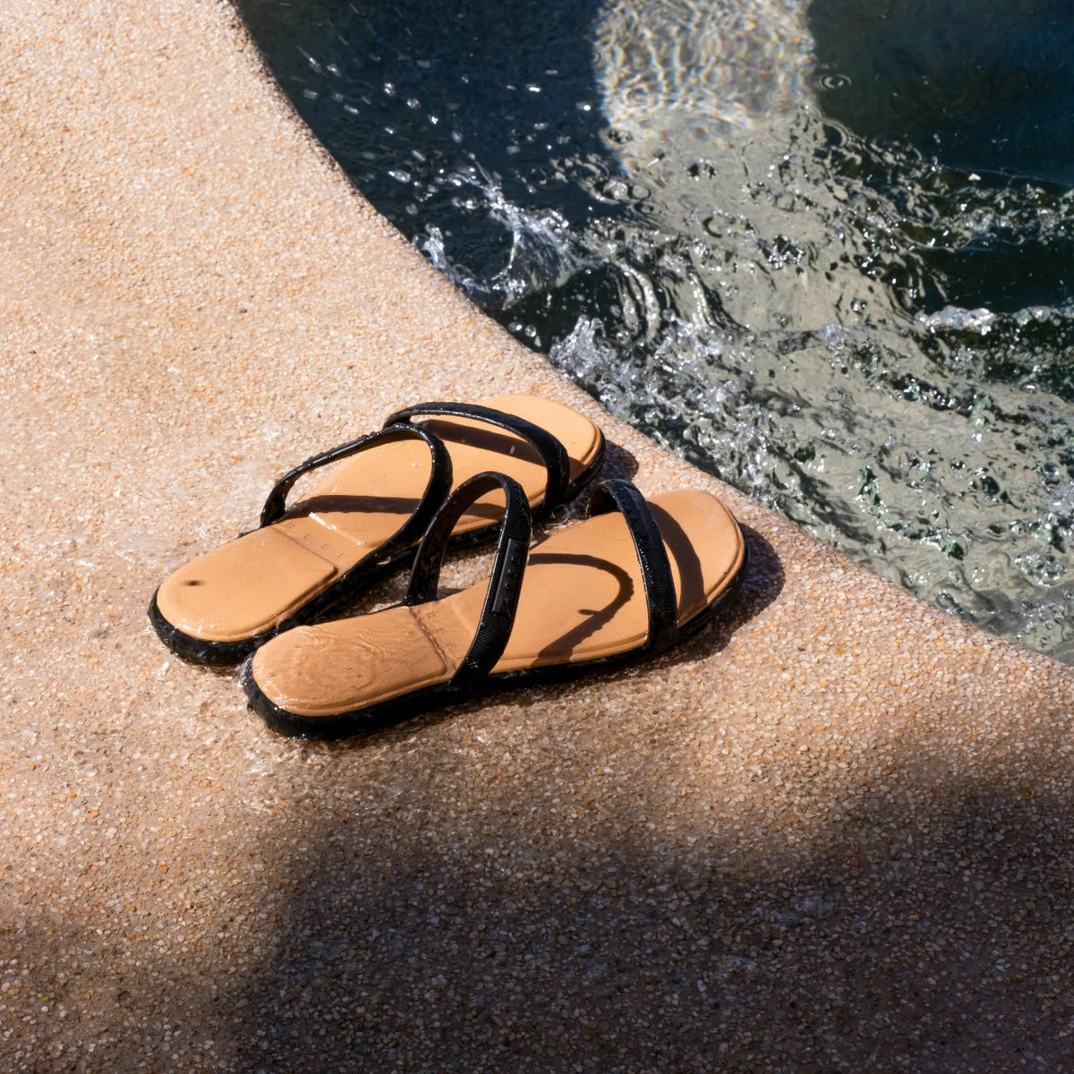 Water Willow Marina - Black/Tan